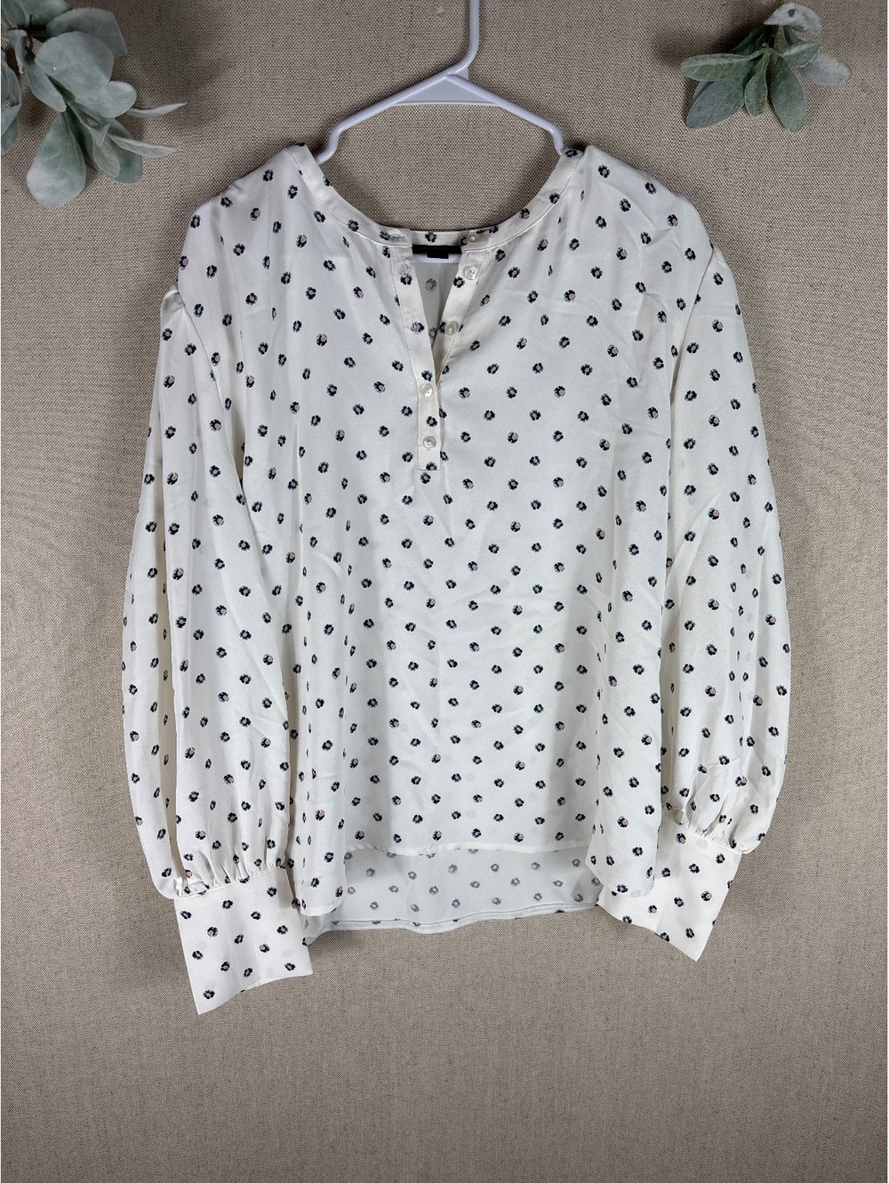 Ann Taylor > White Floral Long Sleeve Blouse Large